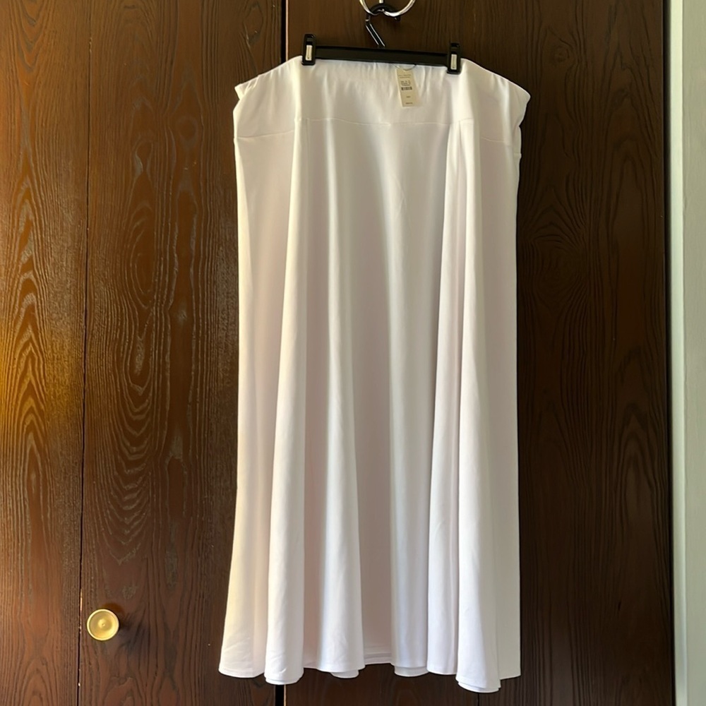 Talbot’s petites white, maxi skirt. Size 3XP. NWT